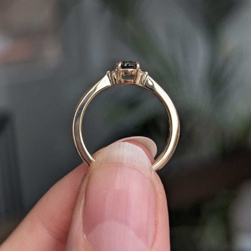 yellow gold oval petitos ring