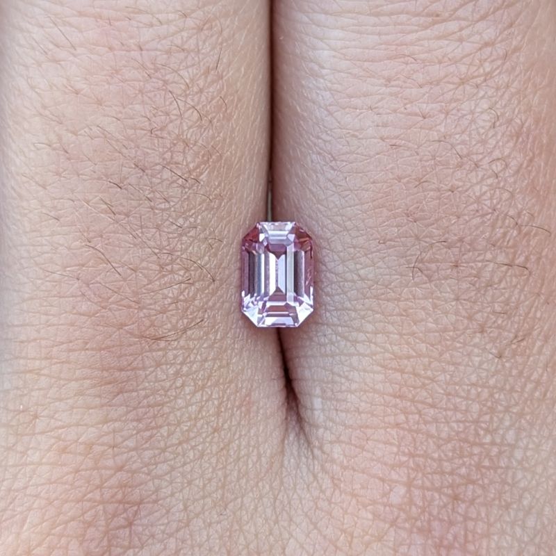 1.04ct pink emerald cut sri lankan sapphire