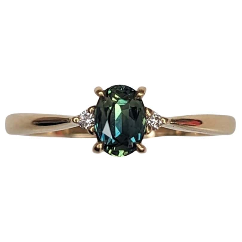 yellow gold oval petitos ring