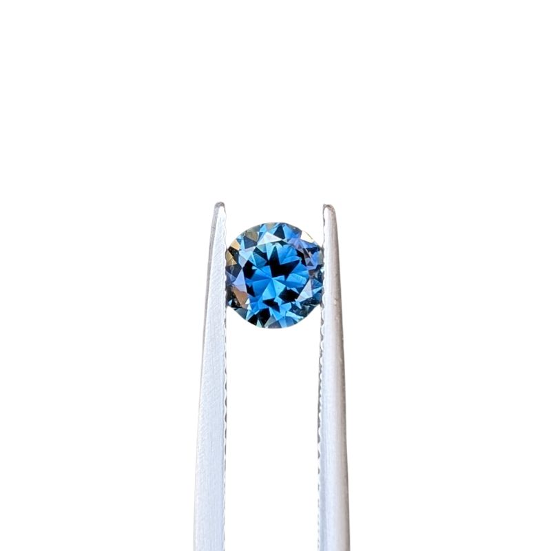 0.96ct round brilliant cut blue australian sapphire